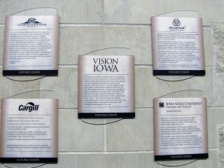 Donor Plaques for Featured Donors